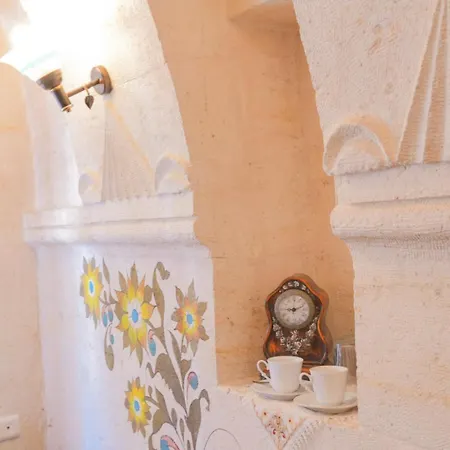 Kismet Cave House